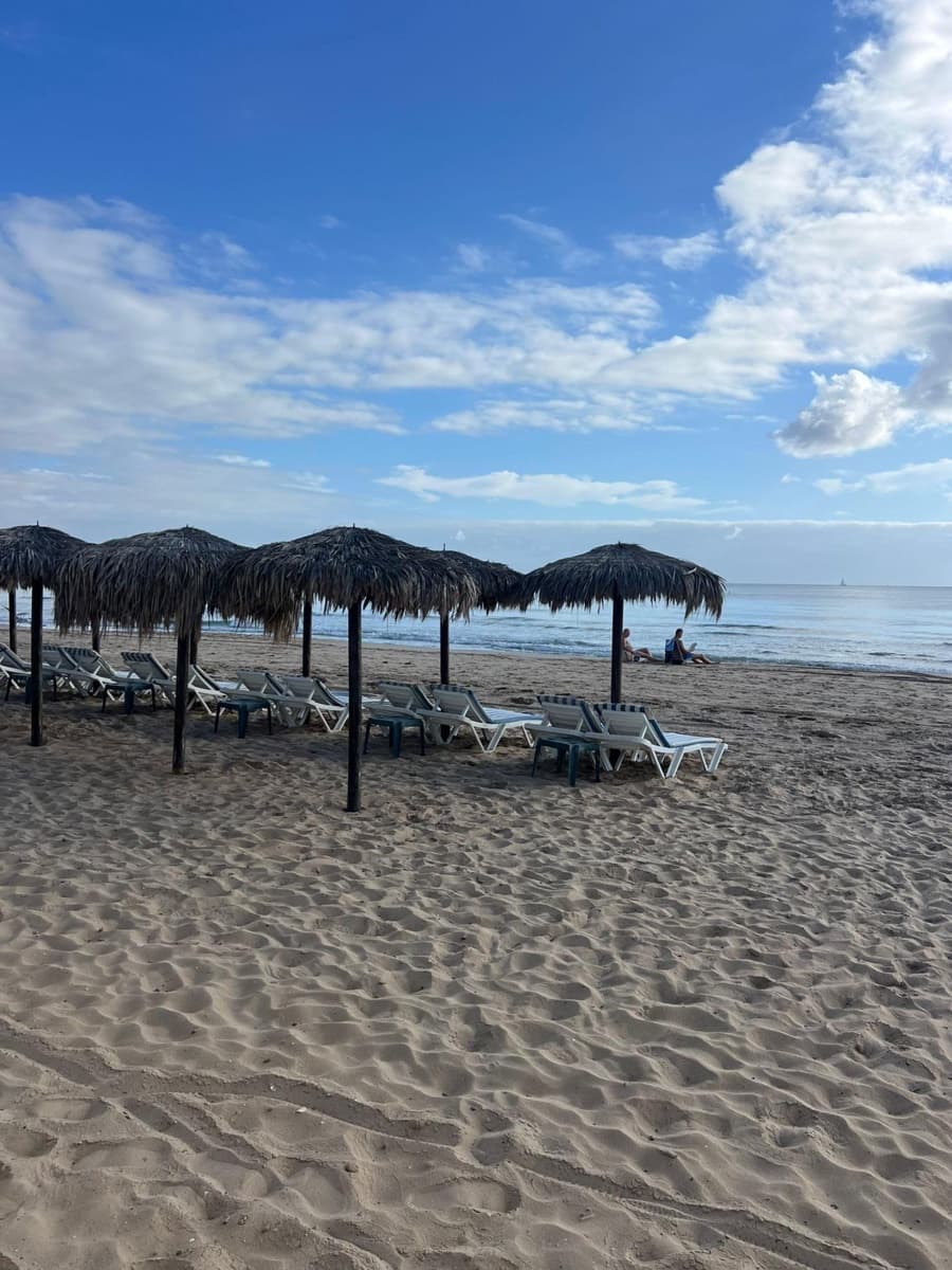 2 soveværelse Lejlighed til leje i Arenales del Sol med swimmingpool - € 1.300 (Ref: 9303663)