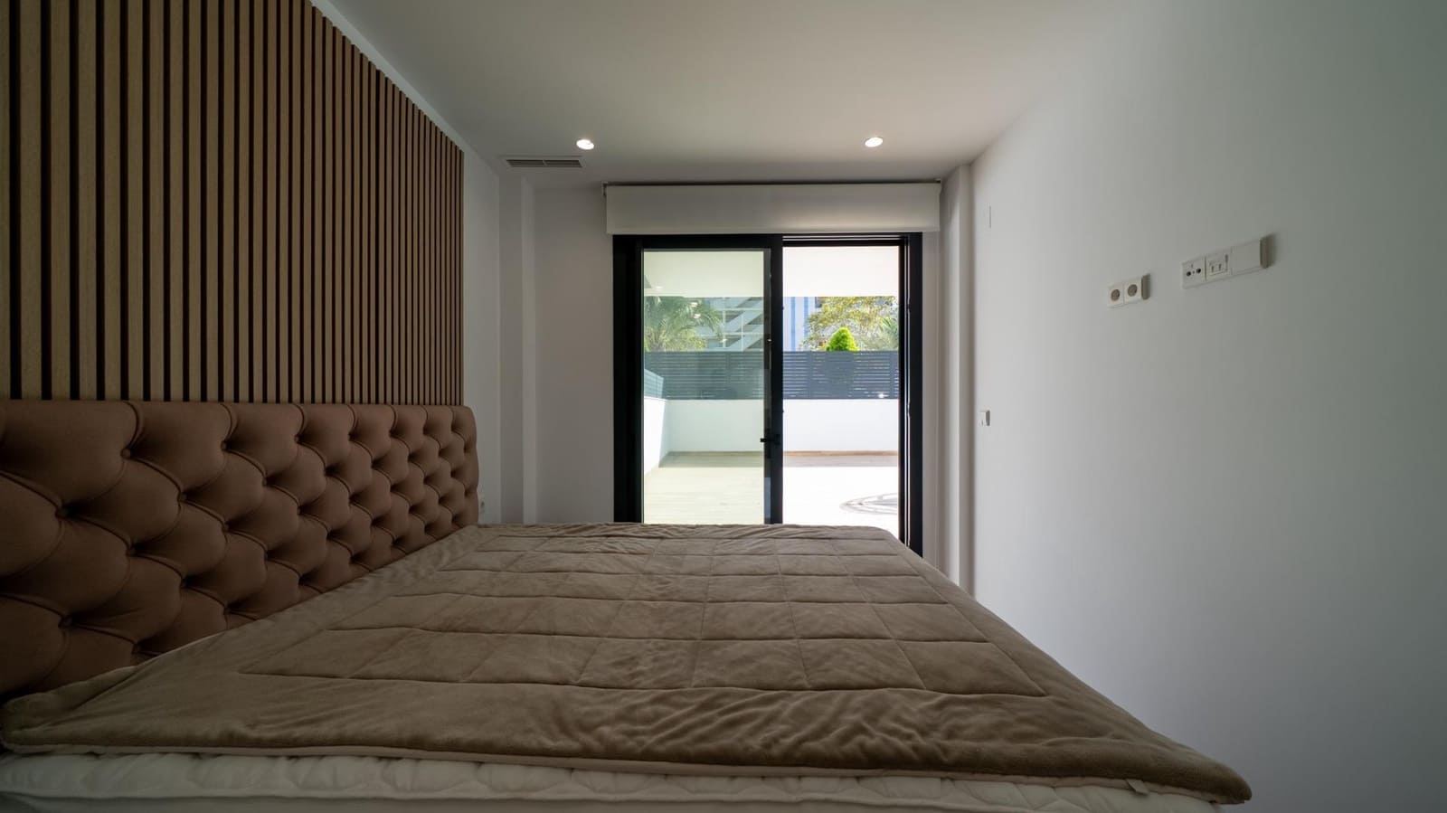 2 soveværelse Lejlighed til leje i Arenales del Sol med swimmingpool - € 1.300 (Ref: 9303663)