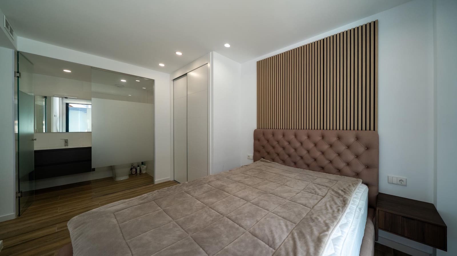 2 soveværelse Lejlighed til leje i Arenales del Sol med swimmingpool - € 1.300 (Ref: 9303663)