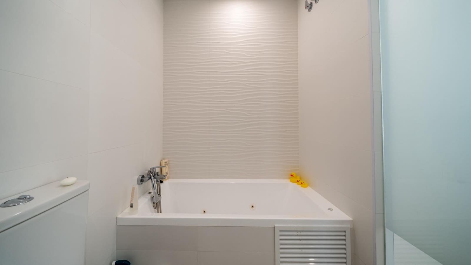 2 soveværelse Lejlighed til leje i Arenales del Sol med swimmingpool - € 1.300 (Ref: 9303663)