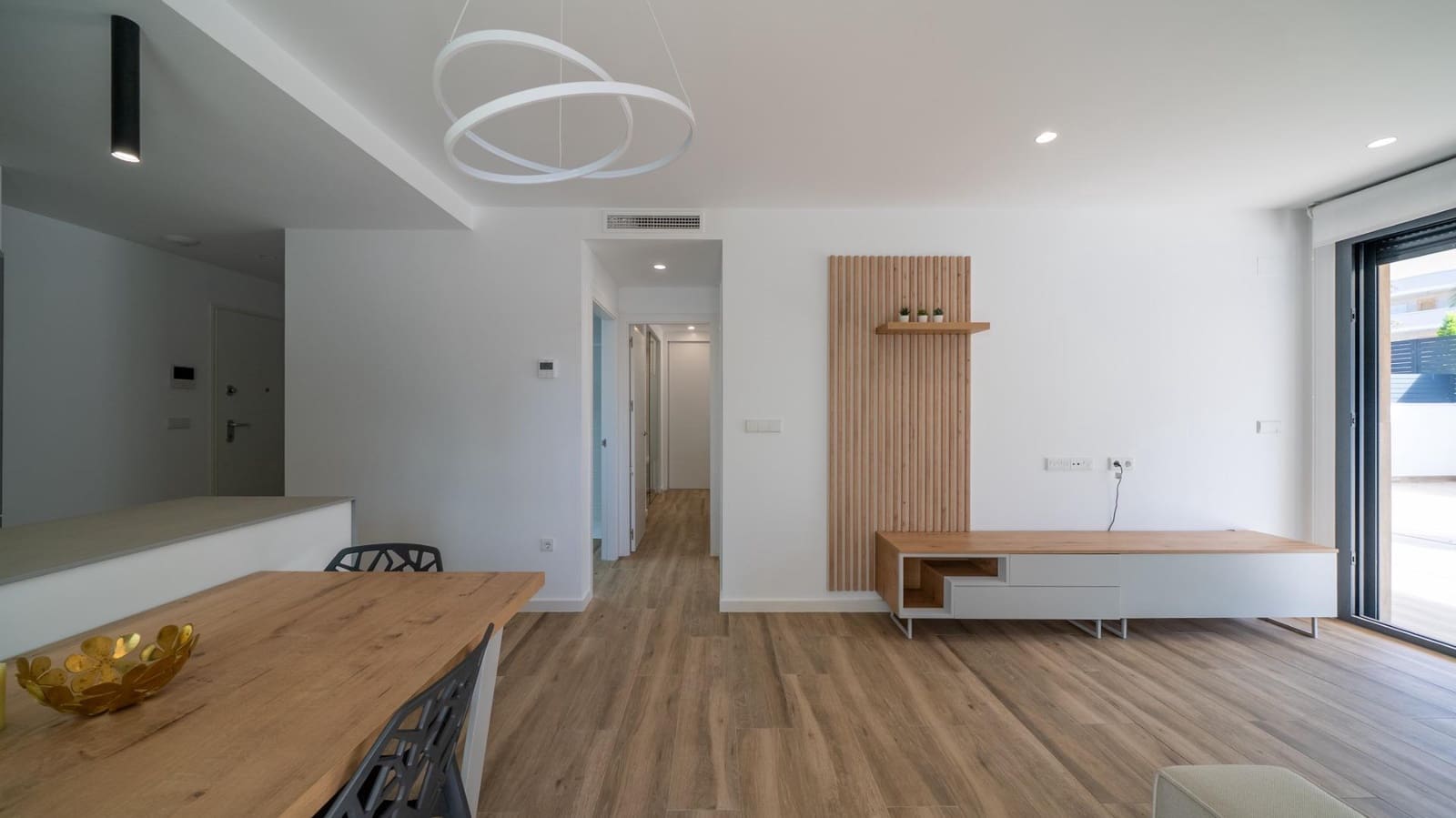 2 soveværelse Lejlighed til leje i Arenales del Sol med swimmingpool - € 1.300 (Ref: 9303663)