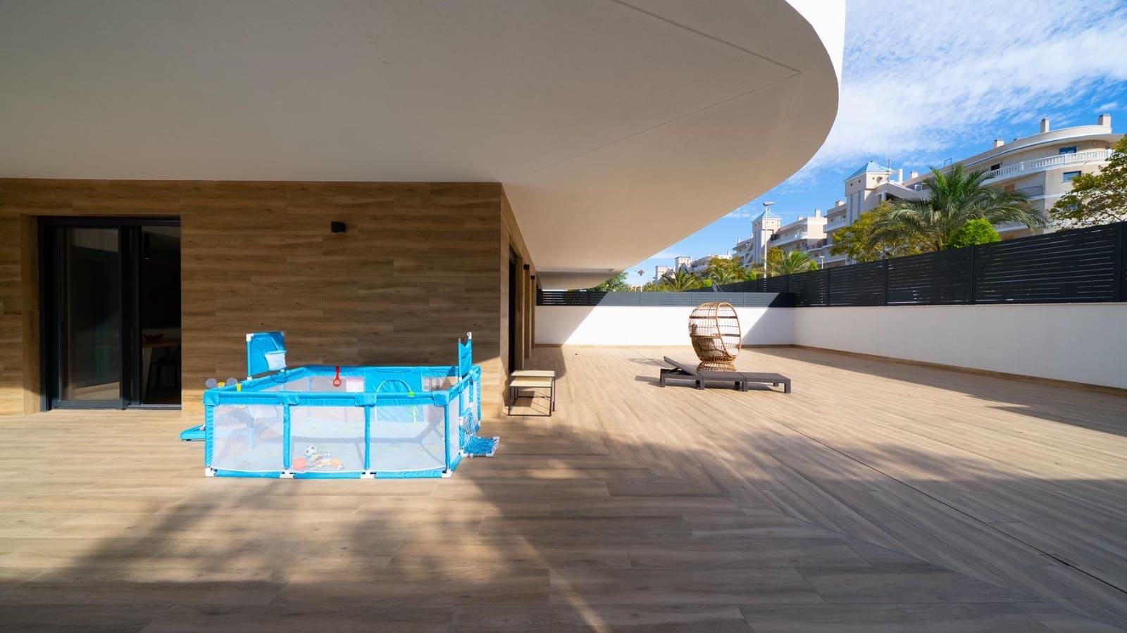 2 soveværelse Lejlighed til leje i Arenales del Sol med swimmingpool - € 1.300 (Ref: 9303663)