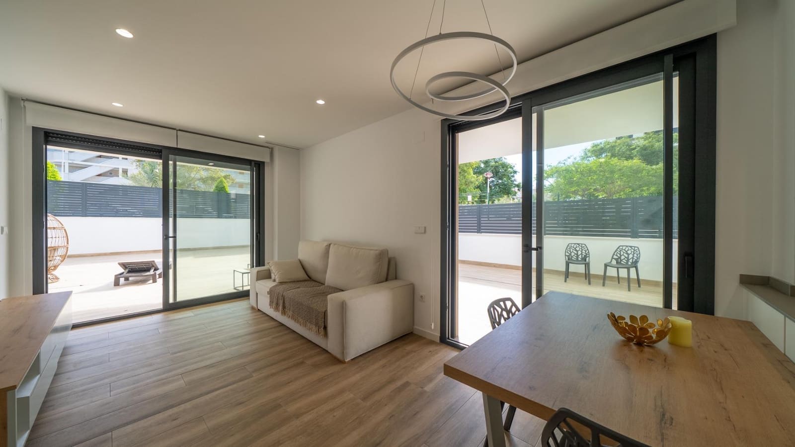 2 soveværelse Lejlighed til leje i Arenales del Sol med swimmingpool - € 1.300 (Ref: 9303663)