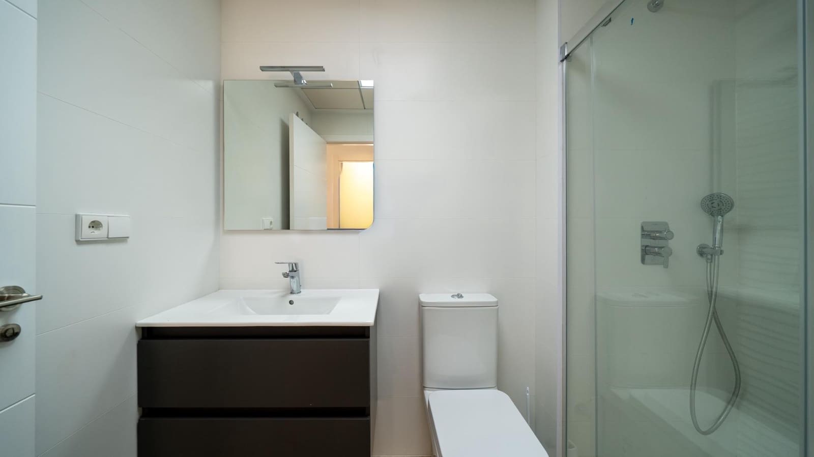 2 soveværelse Lejlighed til leje i Arenales del Sol med swimmingpool - € 1.300 (Ref: 9303663)