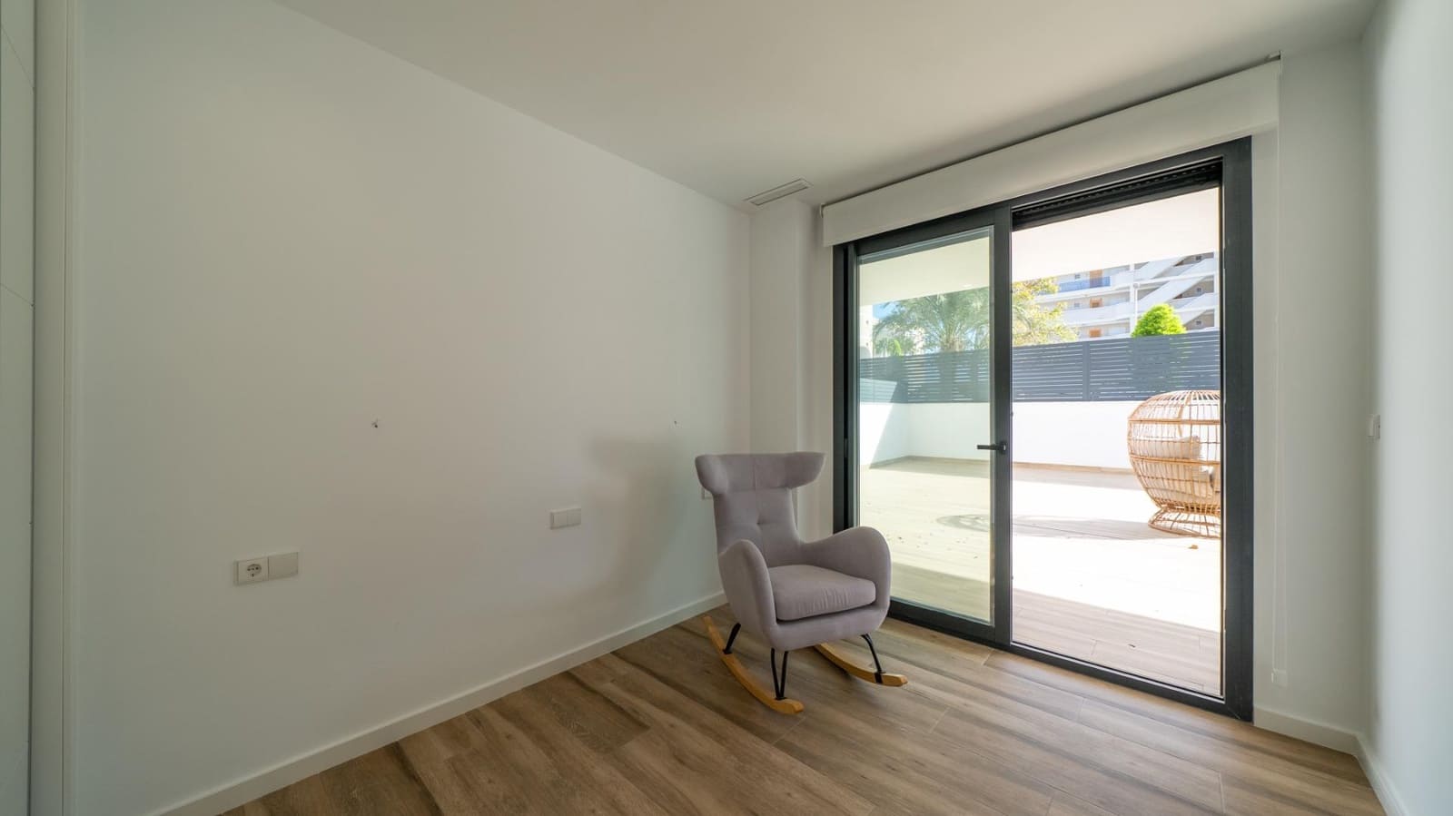 2 soveværelse Lejlighed til leje i Arenales del Sol med swimmingpool - € 1.300 (Ref: 9303663)