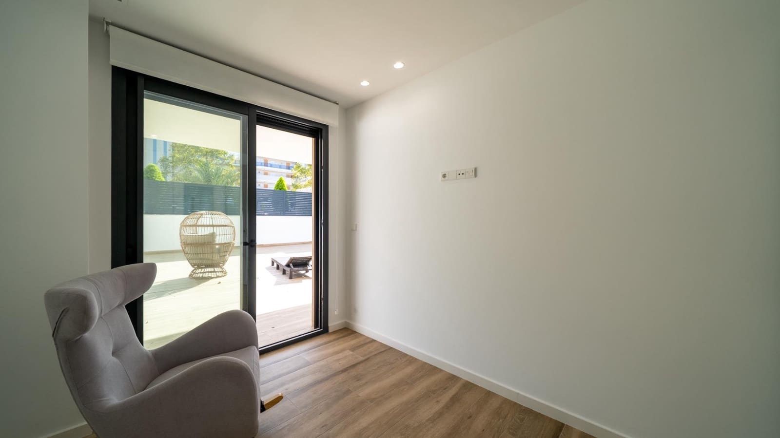 2 soveværelse Lejlighed til leje i Arenales del Sol med swimmingpool - € 1.300 (Ref: 9303663)