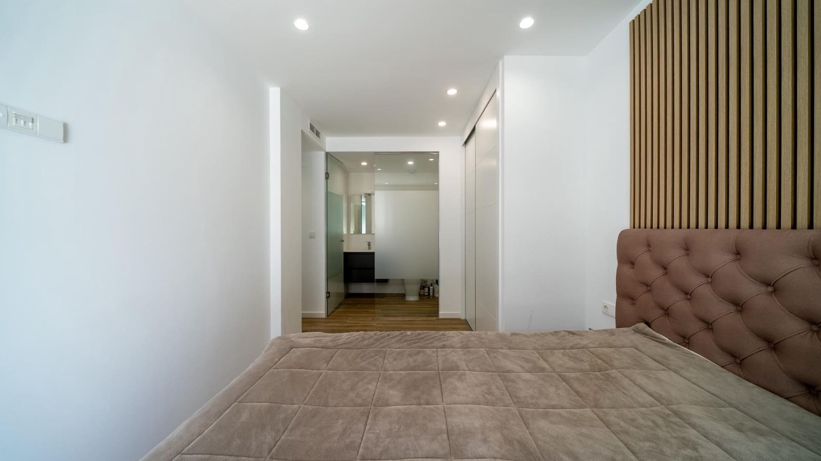 2 soveværelse Lejlighed til leje i Arenales del Sol med swimmingpool - € 1.300 (Ref: 9303663)