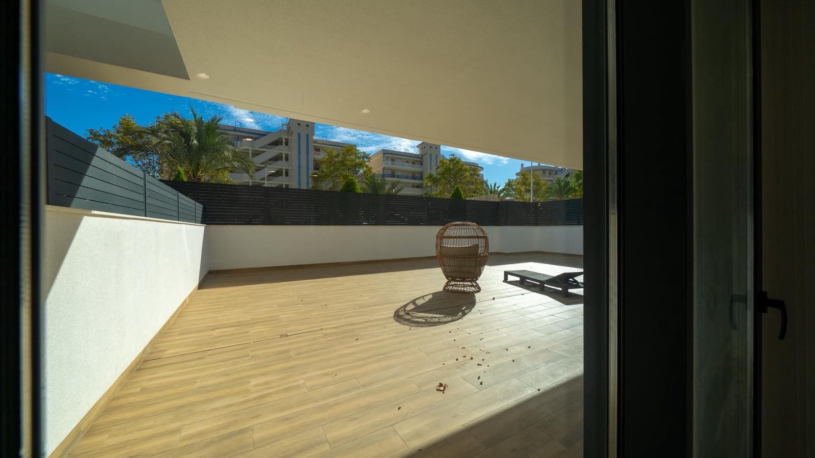 2 soveværelse Lejlighed til leje i Arenales del Sol med swimmingpool - € 1.300 (Ref: 9303663)