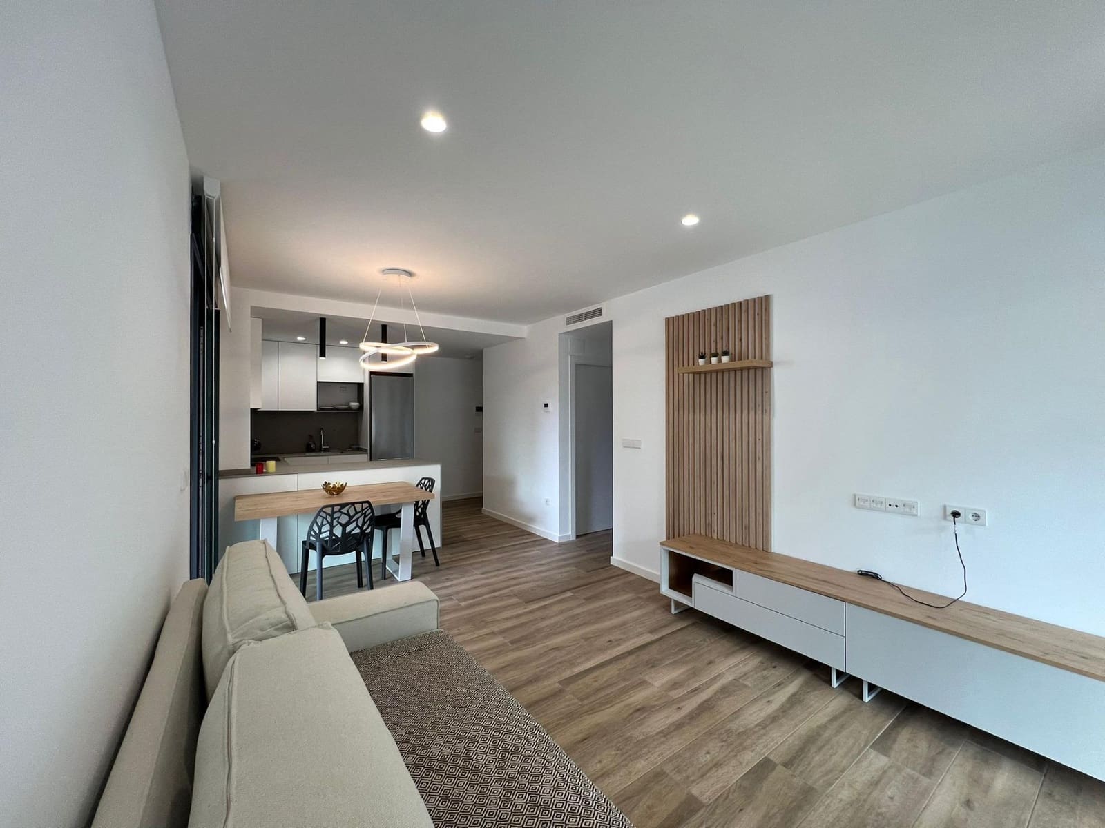 2 soveværelse Lejlighed til leje i Arenales del Sol med swimmingpool - € 1.300 (Ref: 9303663)