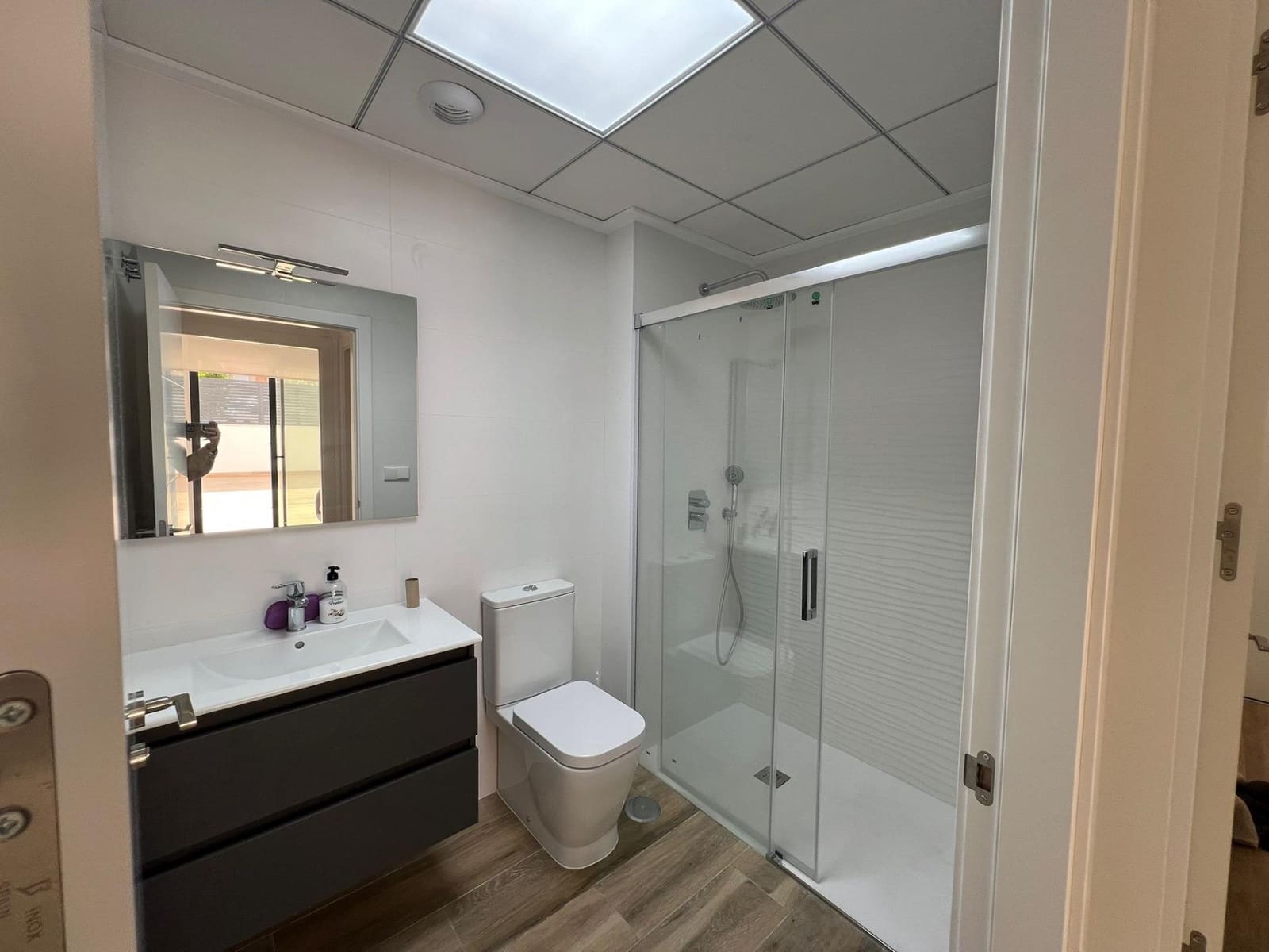 2 soveværelse Lejlighed til leje i Arenales del Sol med swimmingpool - € 1.300 (Ref: 9303663)