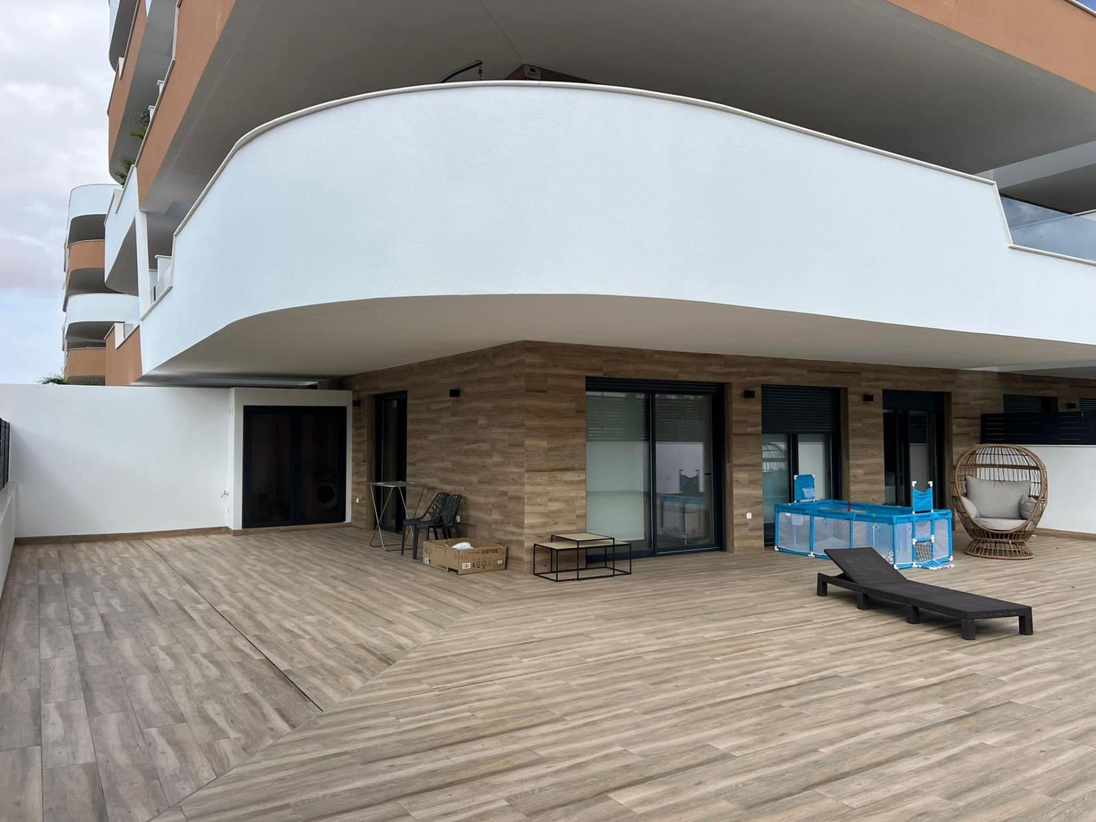 2 soveværelse Lejlighed til leje i Arenales del Sol med swimmingpool - € 1.300 (Ref: 9303663)