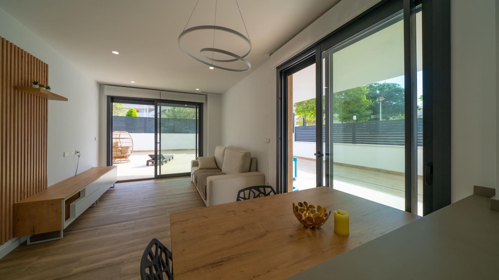 2 soveværelse Lejlighed til leje i Arenales del Sol med swimmingpool - € 1.300 (Ref: 9303663)