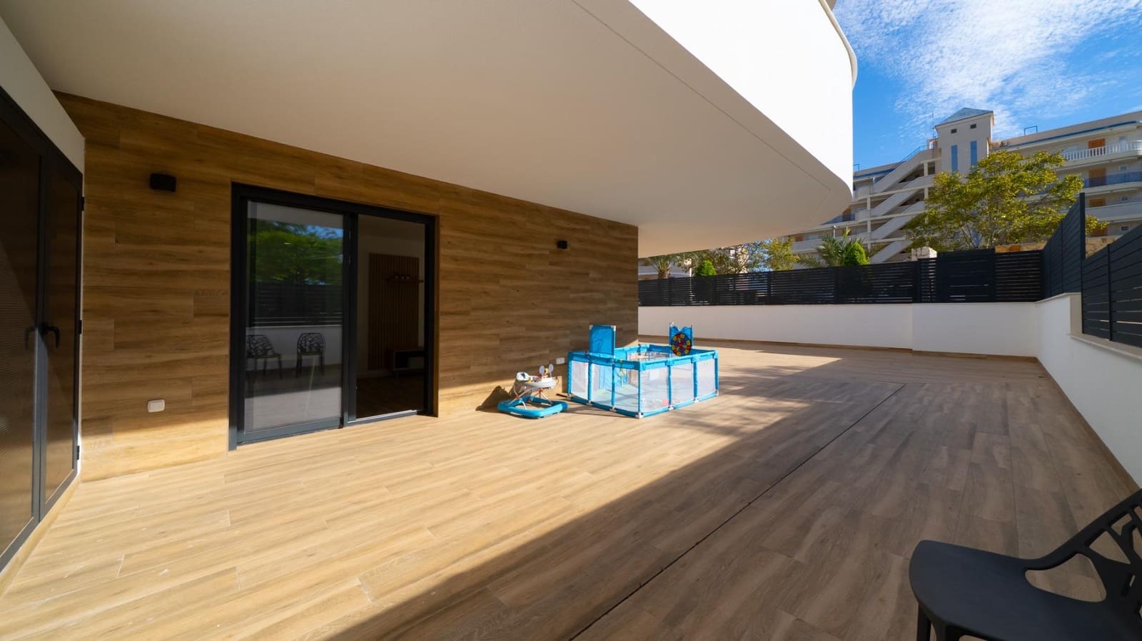 2 soveværelse Lejlighed til leje i Arenales del Sol med swimmingpool - € 1.300 (Ref: 9303663)