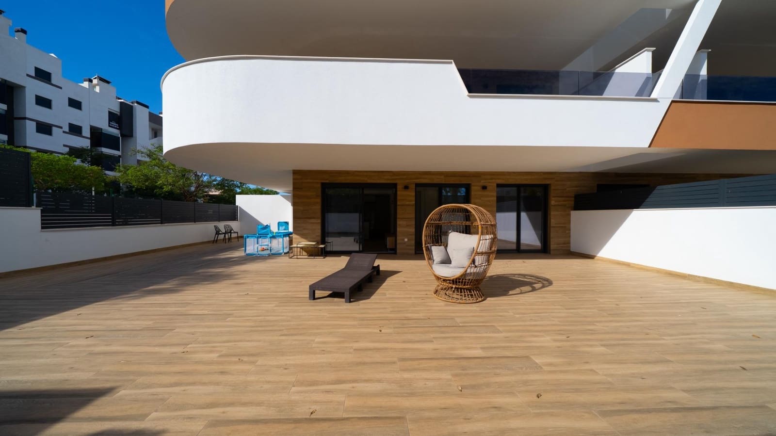 2 soveværelse Lejlighed til leje i Arenales del Sol med swimmingpool - € 1.300 (Ref: 9303663)