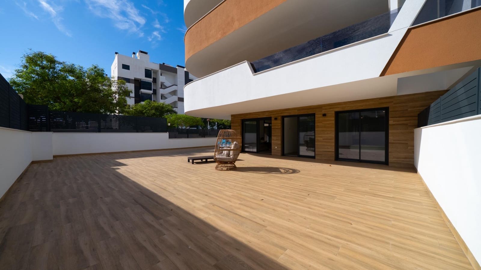 2 soveværelse Lejlighed til leje i Arenales del Sol med swimmingpool - € 1.300 (Ref: 9303663)