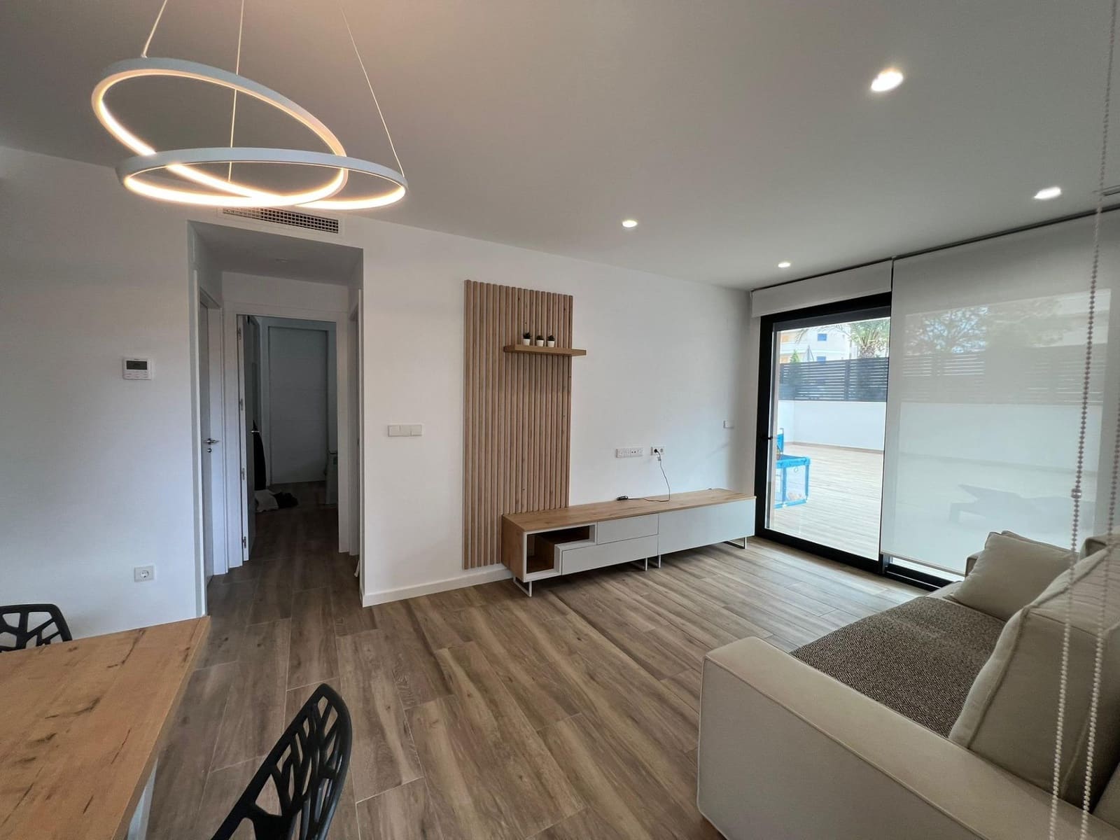 2 soveværelse Lejlighed til leje i Arenales del Sol med swimmingpool - € 1.300 (Ref: 9303663)