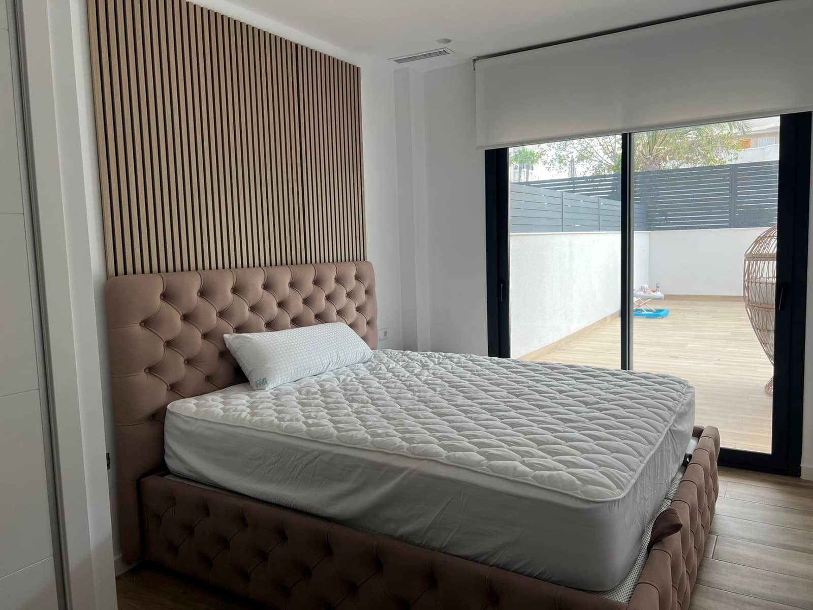 2 soveværelse Lejlighed til leje i Arenales del Sol med swimmingpool - € 1.300 (Ref: 9303663)