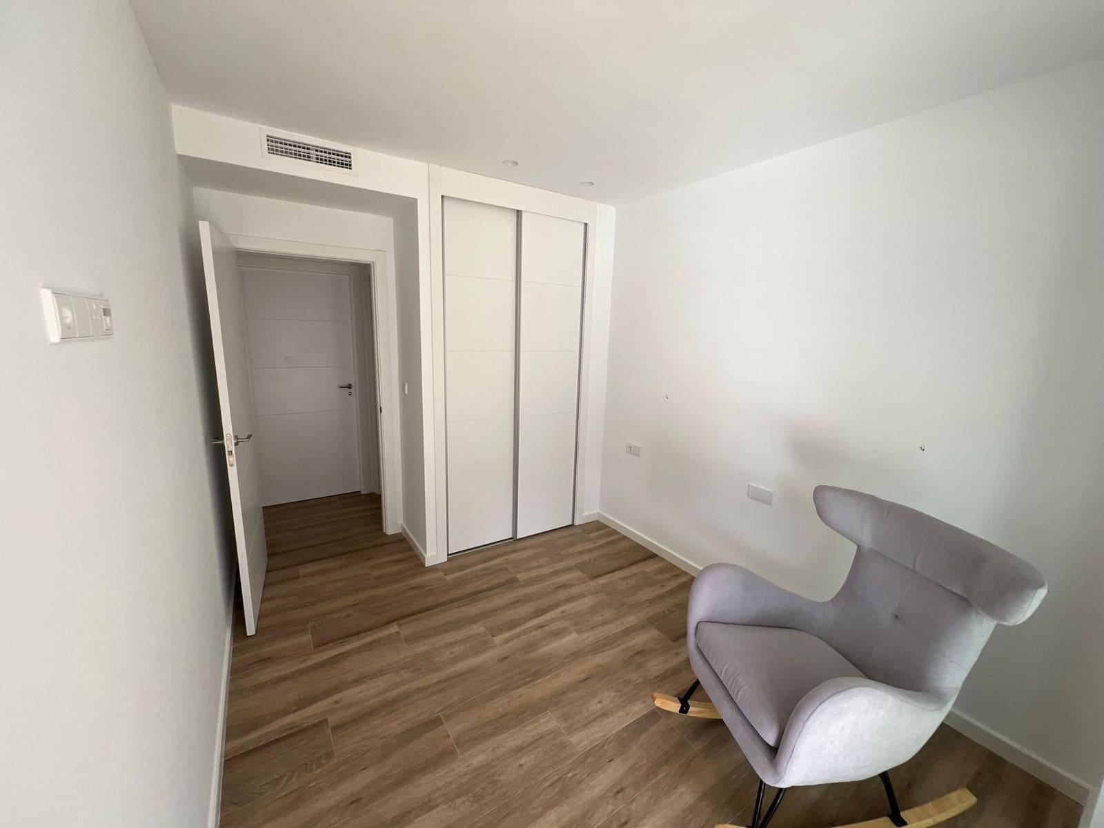 2 soveværelse Lejlighed til leje i Arenales del Sol med swimmingpool - € 1.300 (Ref: 9303663)