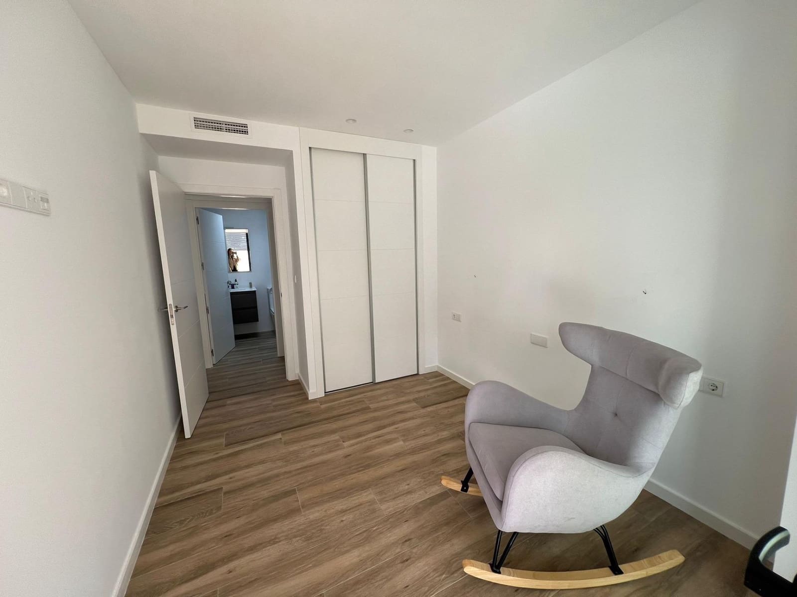 2 soveværelse Lejlighed til leje i Arenales del Sol med swimmingpool - € 1.300 (Ref: 9303663)