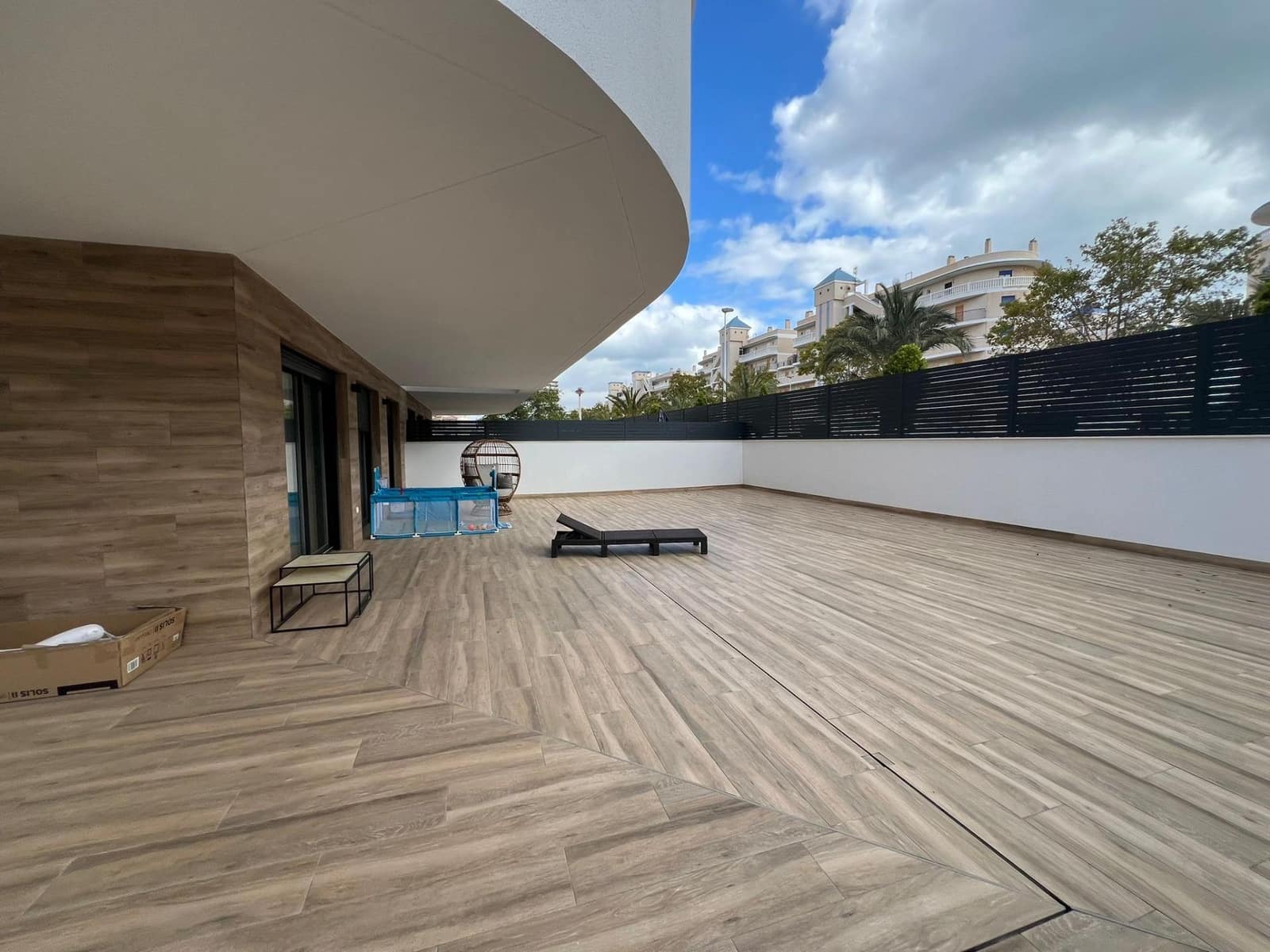 2 soveværelse Lejlighed til leje i Arenales del Sol med swimmingpool - € 1.300 (Ref: 9303663)