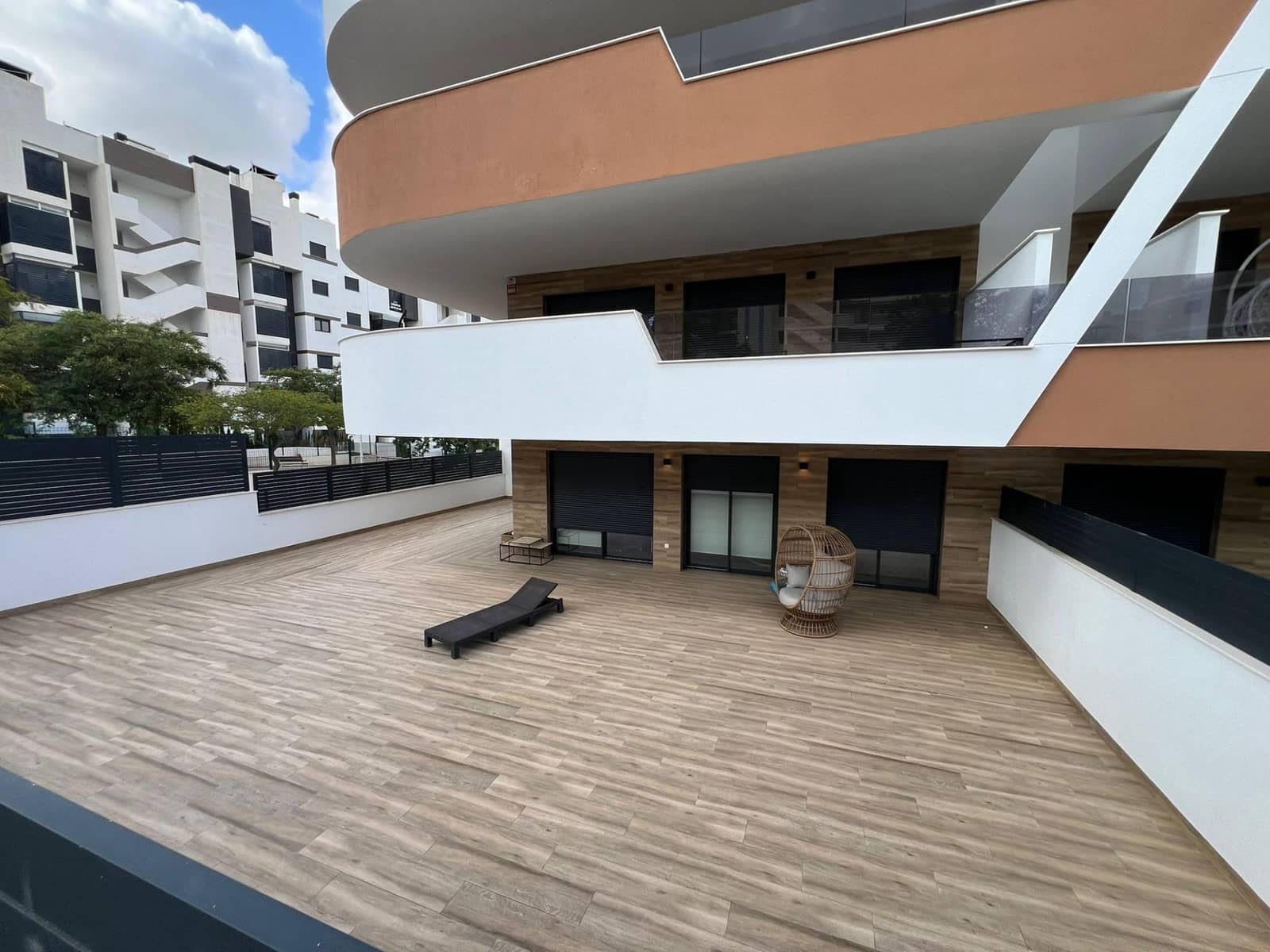 2 soveværelse Lejlighed til leje i Arenales del Sol med swimmingpool - € 1.300 (Ref: 9303663)