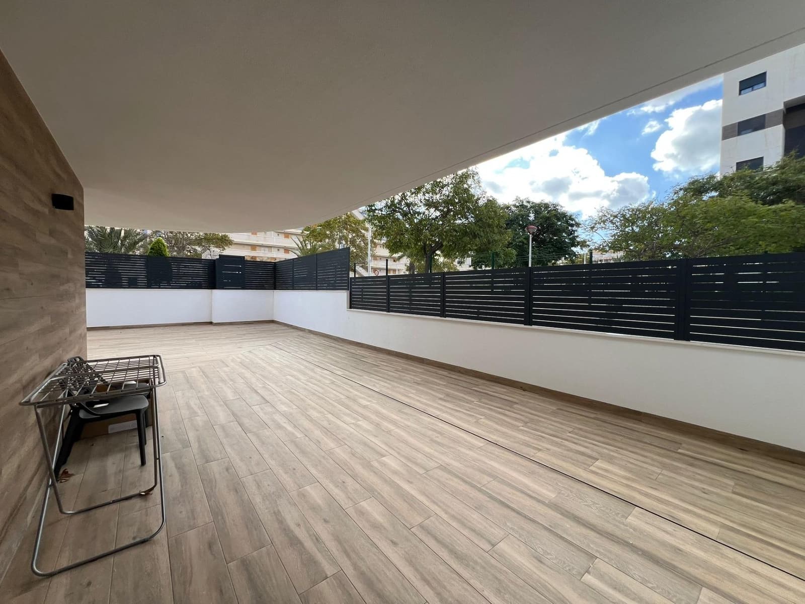 2 soveværelse Lejlighed til leje i Arenales del Sol med swimmingpool - € 1.300 (Ref: 9303663)