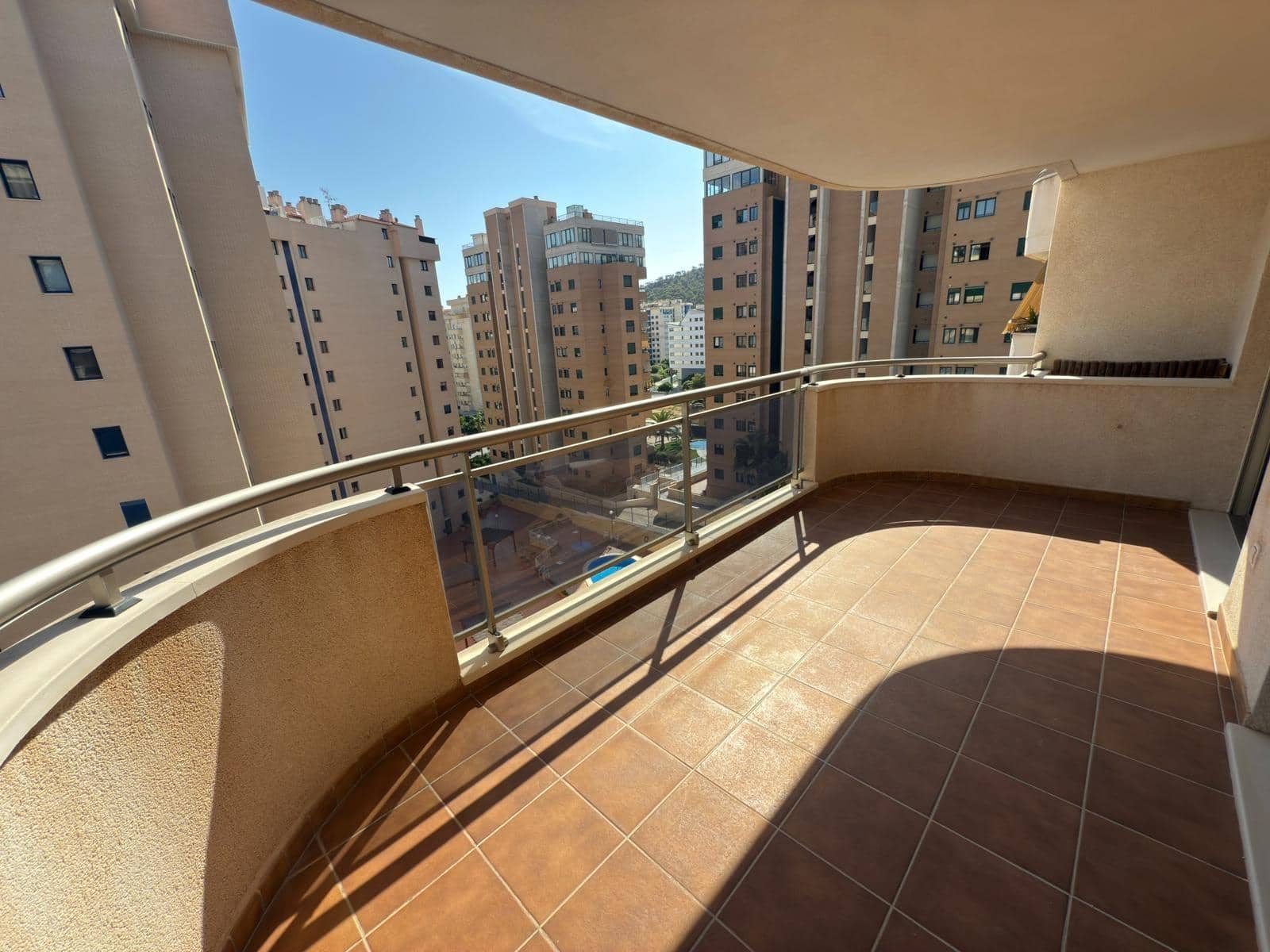 1 makuuhuone Huoneisto myytävänä paikassa La Villajoyosa / Vila Joiosa mukana uima-altaan 
autotalli - 206 000 € (Ref: 9303664)