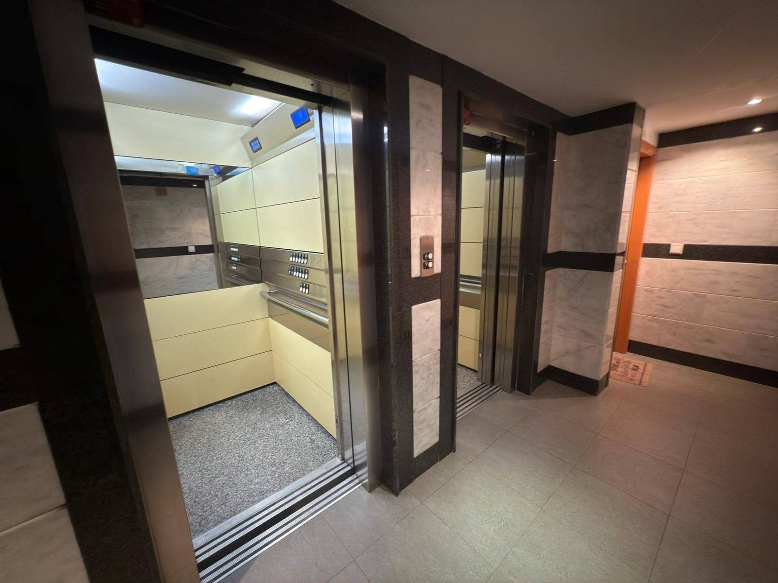 1 makuuhuone Huoneisto myytävänä paikassa La Villajoyosa / Vila Joiosa mukana uima-altaan 
autotalli - 206 000 € (Ref: 9303664)