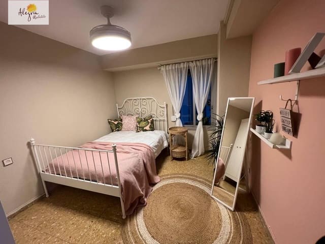 3 bedroom Apartment for rent in Ciutat de les Arts i de les Ciencies, Valencia city - € 1,200 (Ref: 9303665)