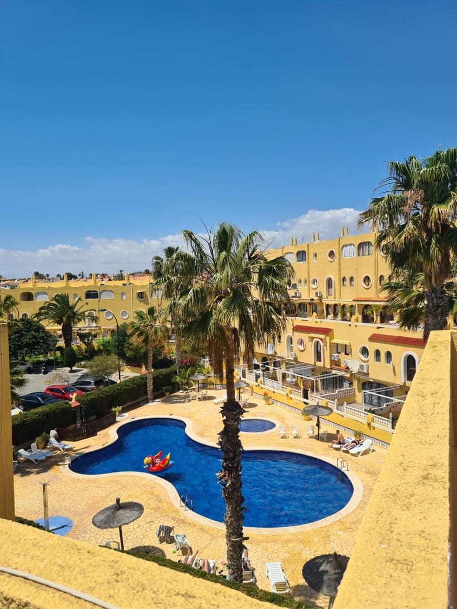 3 soveværelse Bungalow til leje i El Campello med swimmingpool garage - € 1.500 (Ref: 9303667)