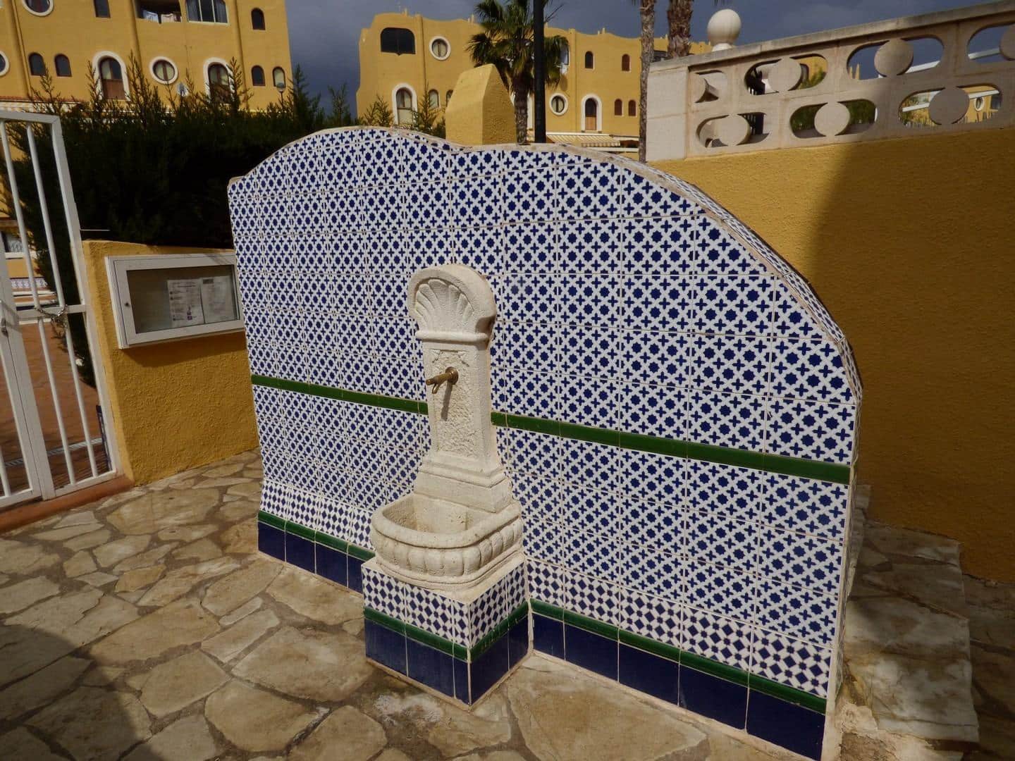 3 soveværelse Bungalow til leje i El Campello med swimmingpool garage - € 1.500 (Ref: 9303667)