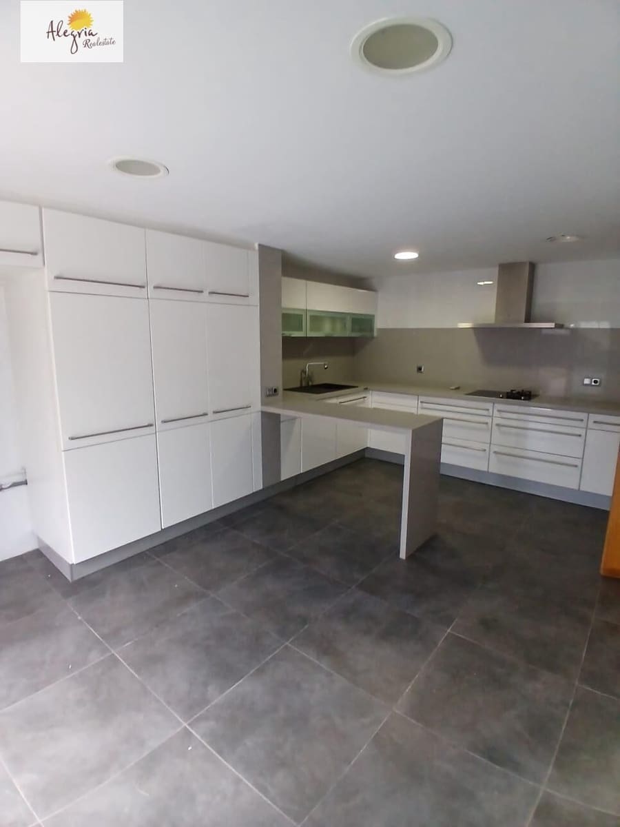 4 bedroom Townhouse for sale in Betera with pool garage - € 350,000 (Ref: 9305121)