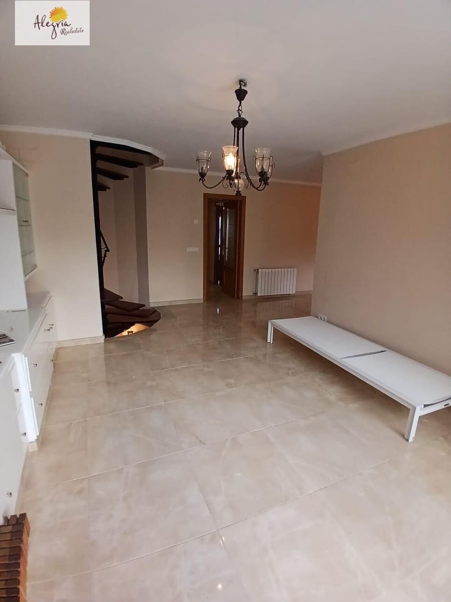 4 bedroom Townhouse for sale in Betera with pool garage - € 350,000 (Ref: 9305121)