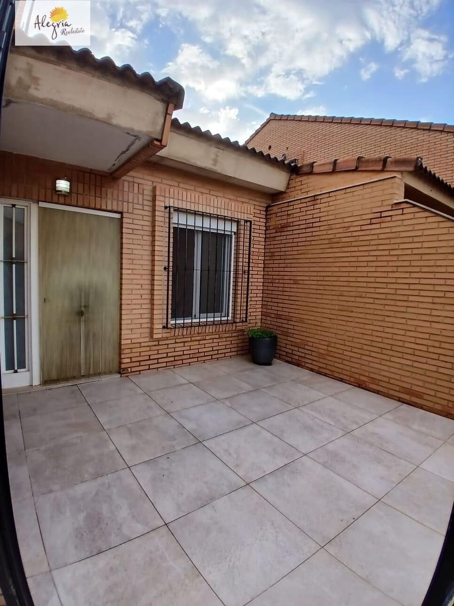 4 bedroom Townhouse for sale in Betera with pool garage - € 350,000 (Ref: 9305121)