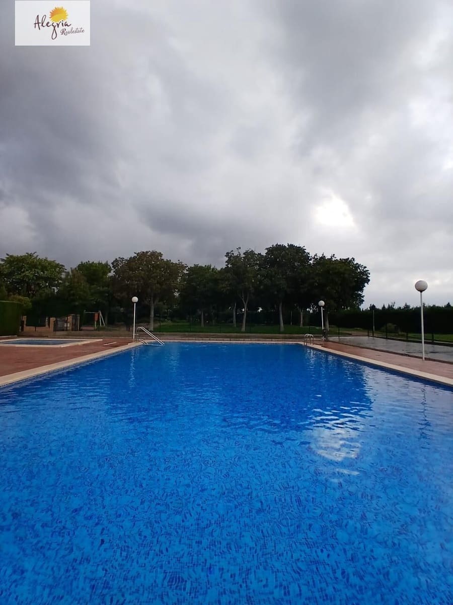4 bedroom Townhouse for sale in Betera with pool garage - € 350,000 (Ref: 9305121)