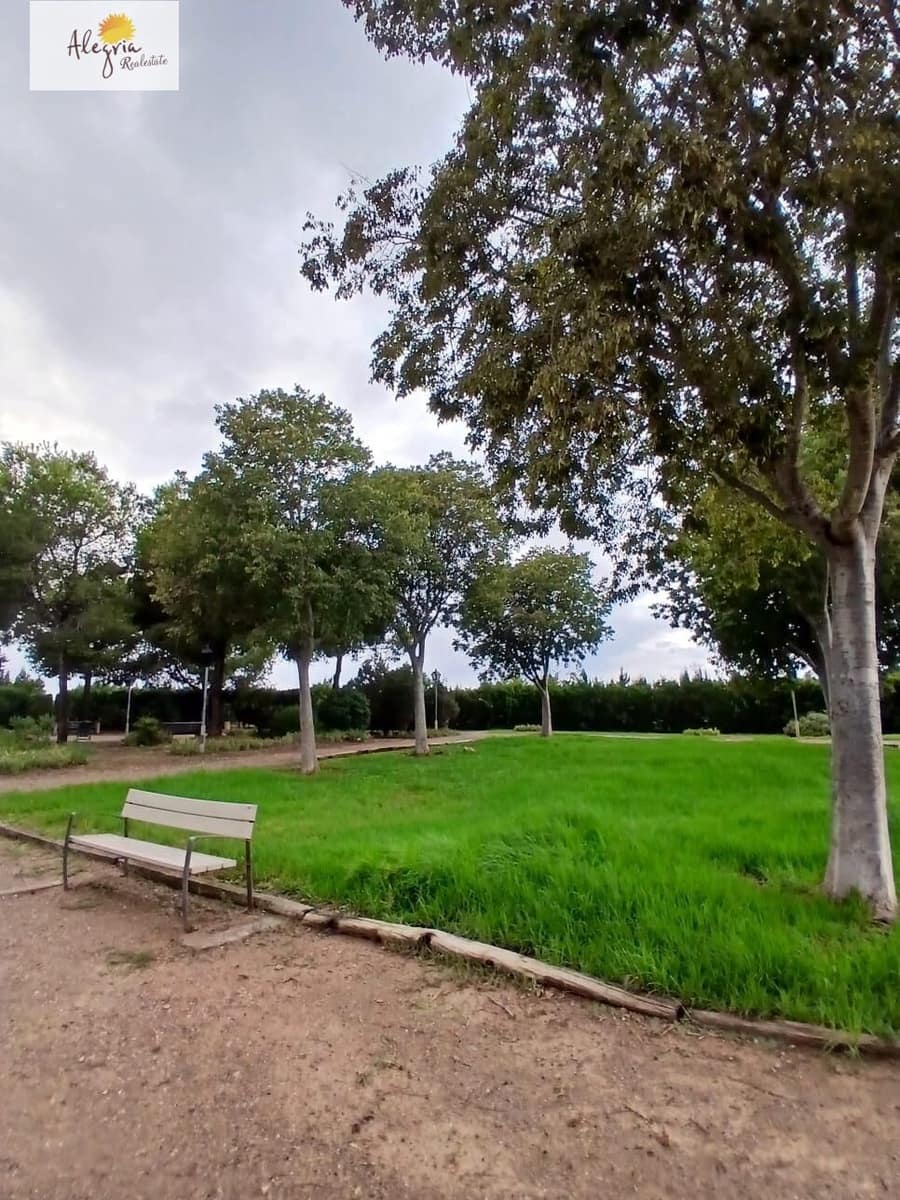 4 bedroom Townhouse for sale in Betera with pool garage - € 350,000 (Ref: 9305121)