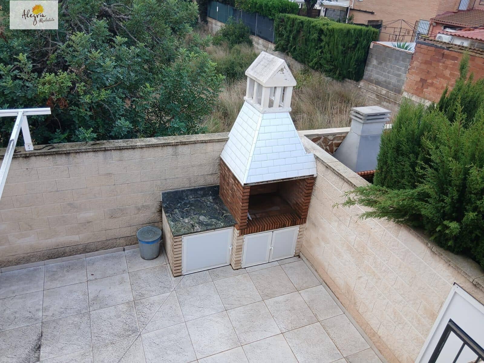 4 bedroom Townhouse for sale in Betera with pool garage - € 350,000 (Ref: 9305121)