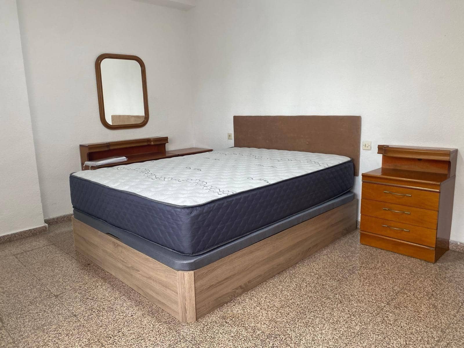 4 soveværelse Lejlighed til salg i Alicante by - € 250.000 (Ref: 9310987)