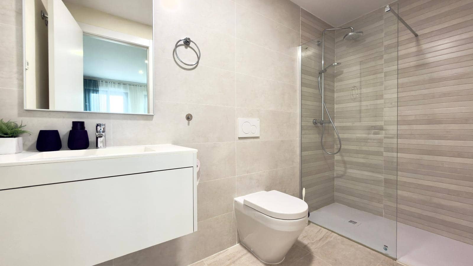 Apartamento de 3 habitaciones en Finestrat en alquiler con piscina - 2.500 € (Ref: 9322006)