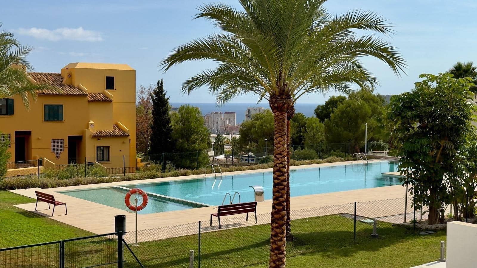 Apartamento de 3 habitaciones en Finestrat en alquiler con piscina - 2.500 € (Ref: 9322006)