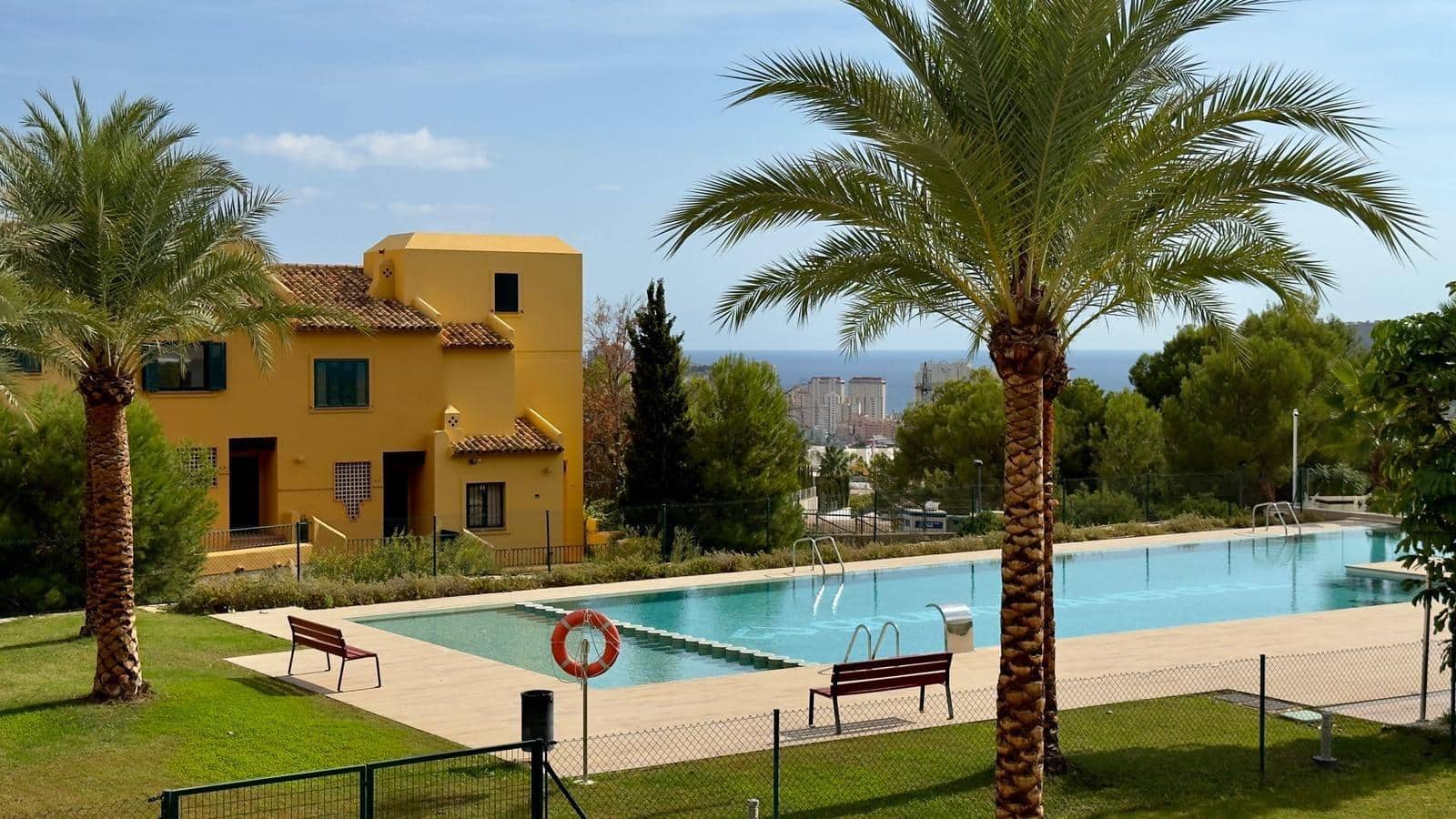Apartamento de 3 habitaciones en Finestrat en alquiler con piscina - 2.500 € (Ref: 9322006)