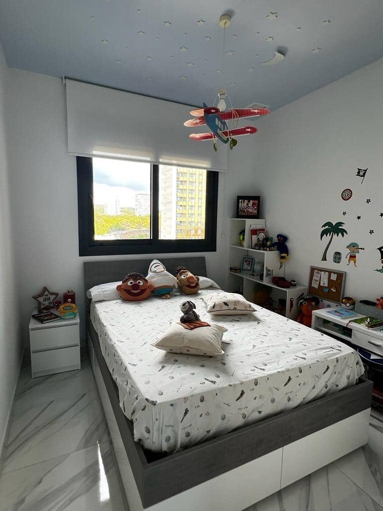 2 soveværelse Lejlighed til salg i Benidorm med swimmingpool garage - € 640.000 (Ref: 9324290)