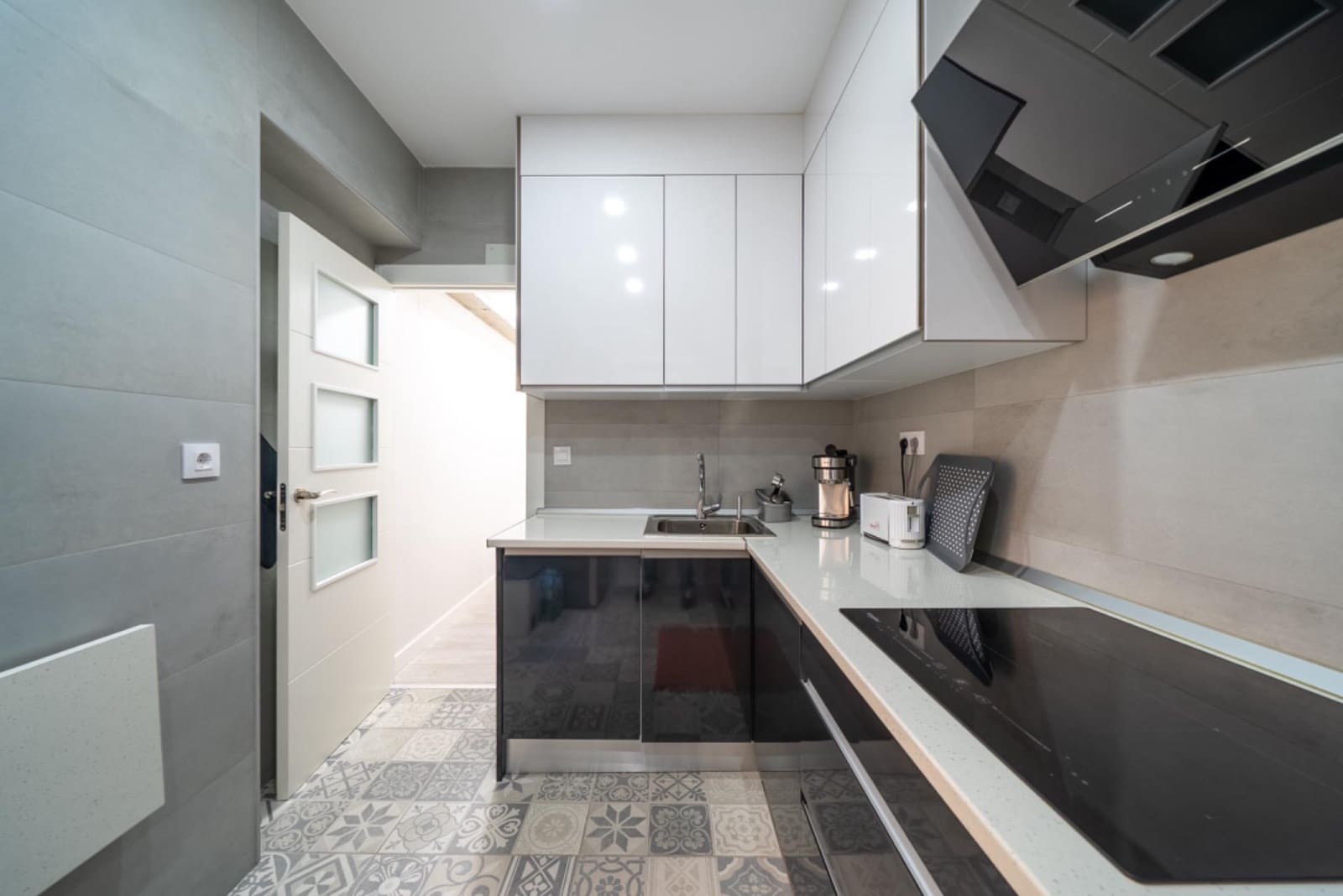 3 soveværelse Lejlighed til leje i Alicante by - € 1.800 (Ref: 9330752)