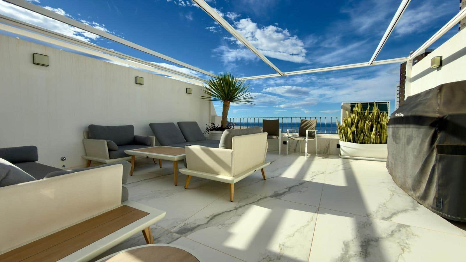 3 soverom Penthouse til salgs i Benidorm med svømmebasseng - € 550 000 (Ref: 9335065)