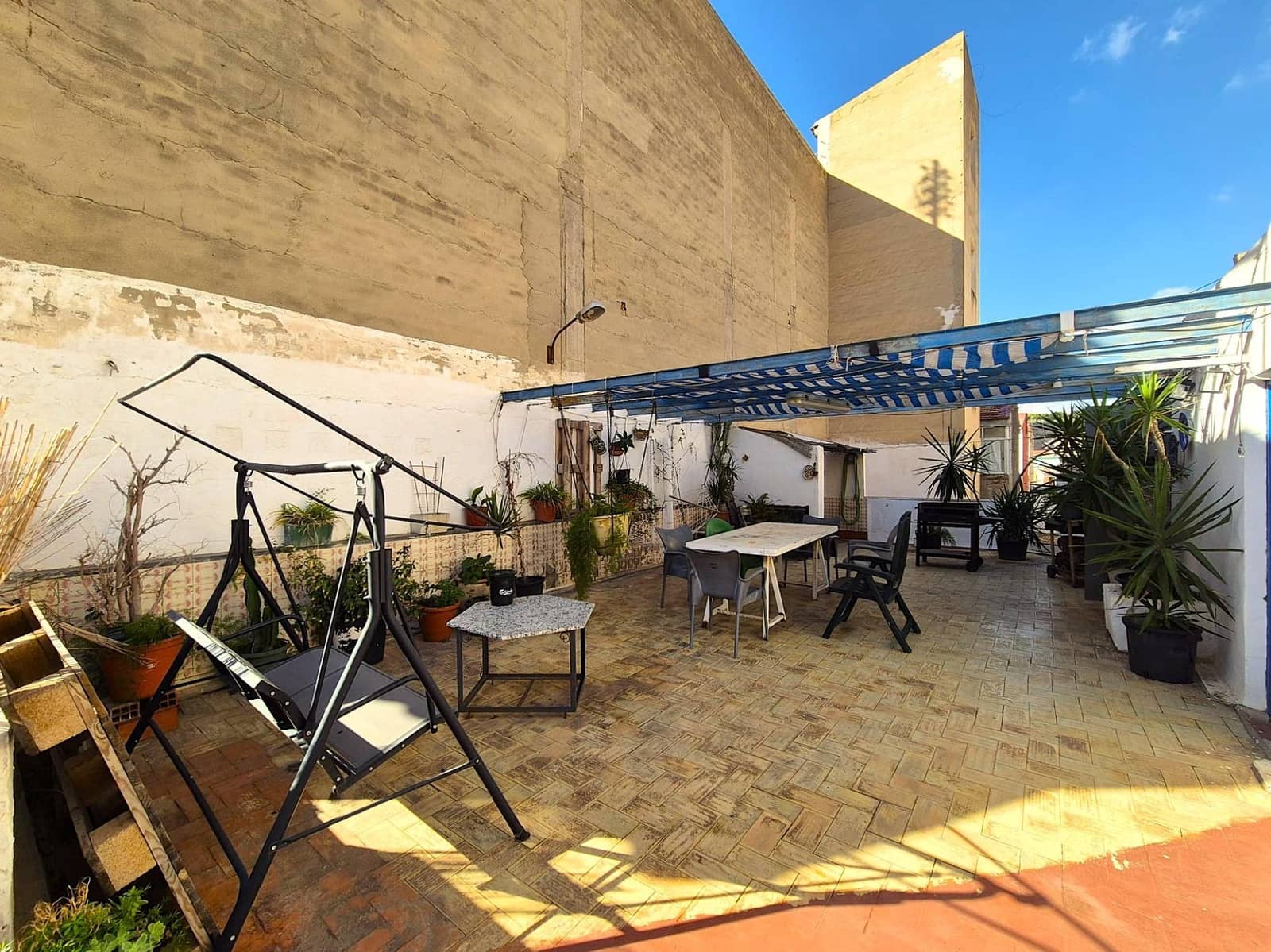 8 sovrum Kommersiell till salu i Alicante stad - 495 000 € (Ref: 9338143)