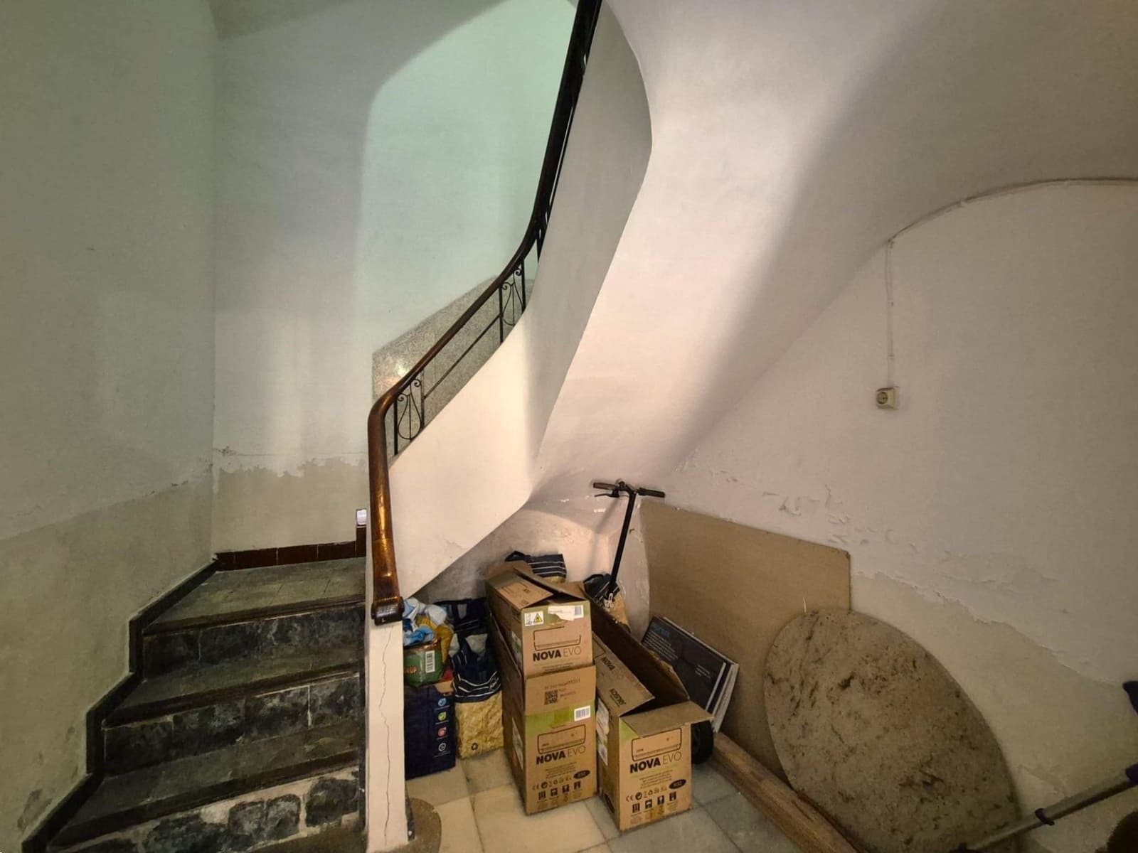 8 sovrum Kommersiell till salu i Alicante stad - 495 000 € (Ref: 9338143)