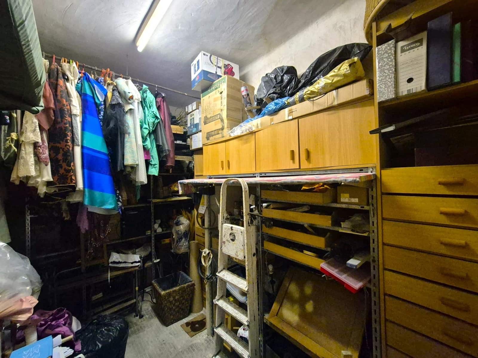 8 sovrum Kommersiell till salu i Alicante stad - 495 000 € (Ref: 9338143)