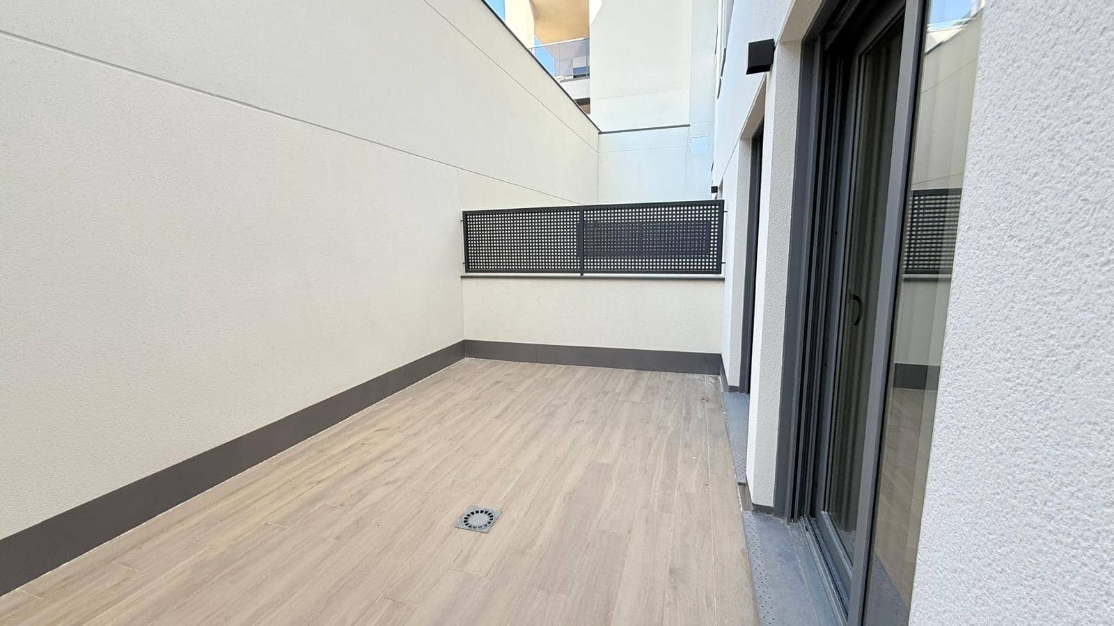 Apartamento de 2 habitaciones en San Juan de Alicante / Sant Joan d'Alacant en alquiler con piscina garaje - 1.700 € (Ref: 9341304)