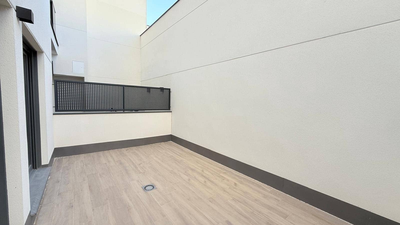 Apartamento de 2 habitaciones en San Juan de Alicante / Sant Joan d'Alacant en alquiler con piscina garaje - 1.700 € (Ref: 9341304)