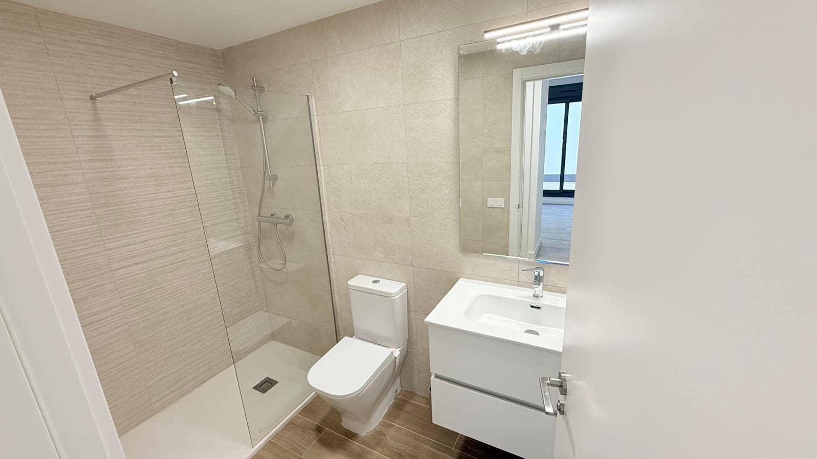 Apartamento de 2 habitaciones en San Juan de Alicante / Sant Joan d'Alacant en alquiler con piscina garaje - 1.700 € (Ref: 9341304)